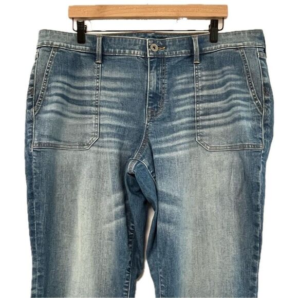 Torrid Blue Jeans - See Measurements - Picture 2 of 7